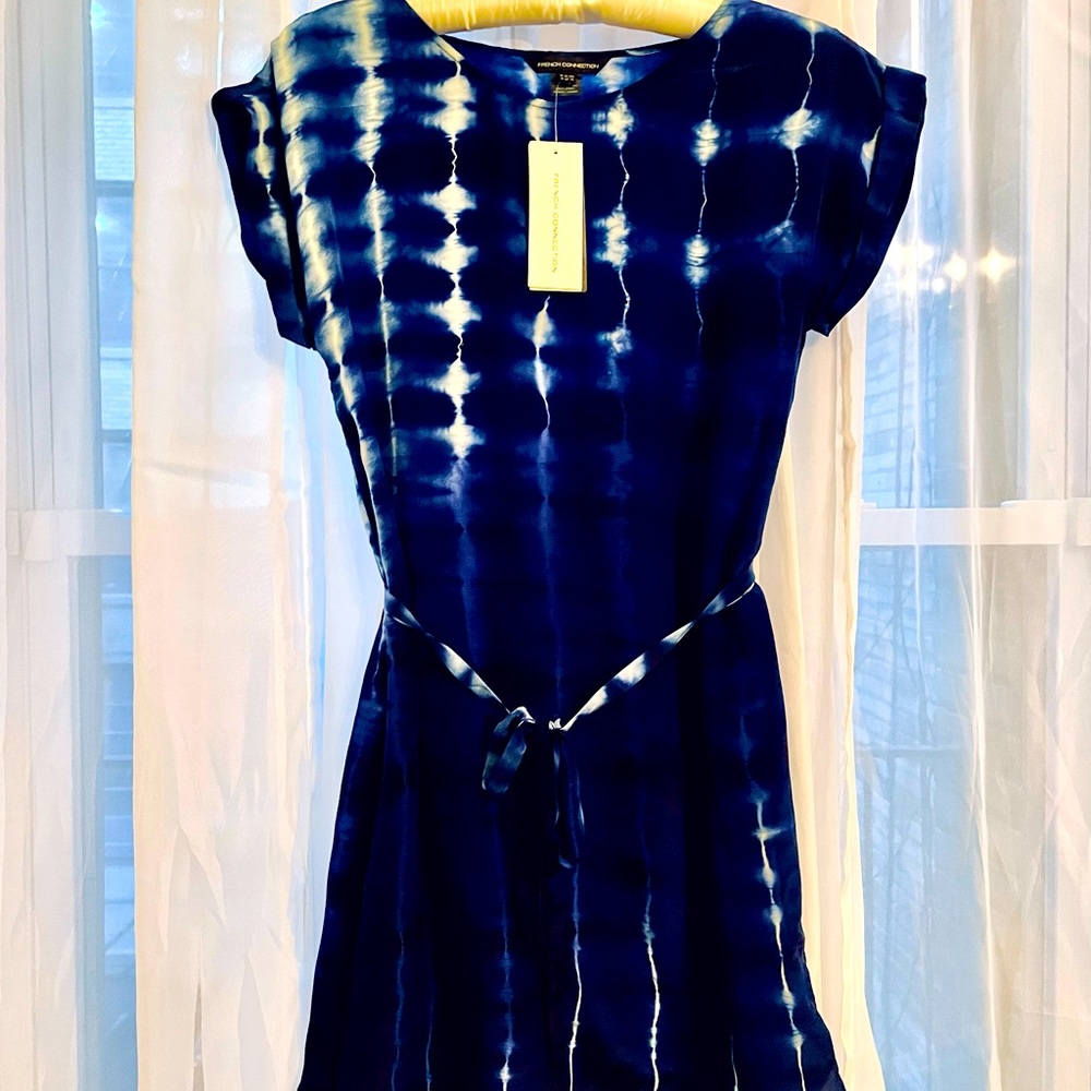 NWT French Connection, All Silk, Tie Dye with sash, cap sleeves, Sz 10